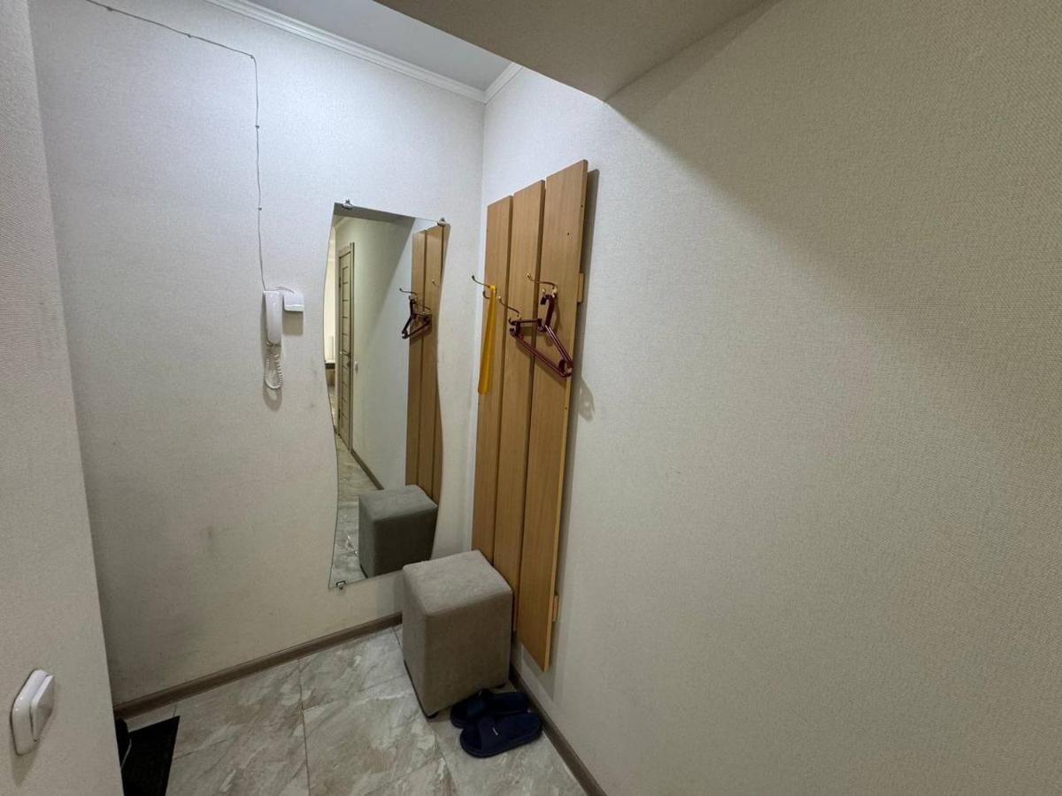 Светлые И Уютные Апартаменты С Выходом В Центральный Парк Kostanay Exterior foto